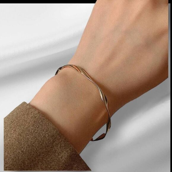 5โSimple Gold Swirled Cuff Bracelets - Picture 2 of 2